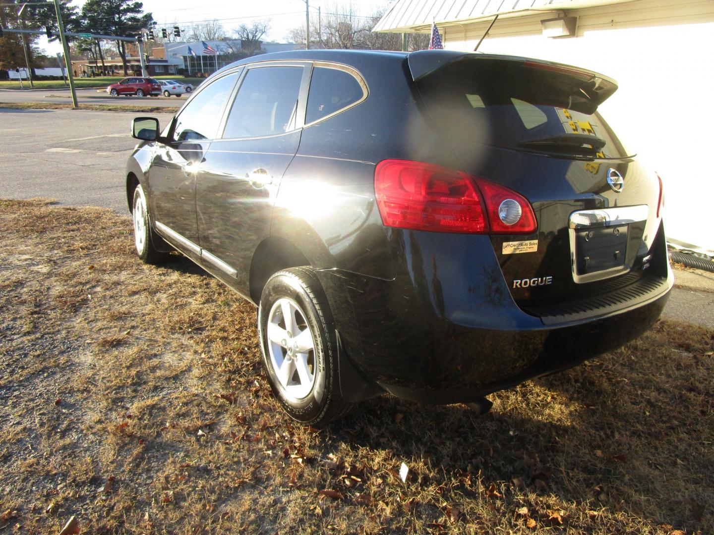 2013 Black Nissan Rogue (JN8AS5MV4DW) , located at 2553 Airline Blvd, Portsmouth, VA, 23701, (757) 488-8331, 36.813889, -76.357597 - Down Payment: $999 Weekly Payment: $100 APR: 23.9% Repayment Terms: 42 Months ***CALL ELIZABETH SMITH - DIRECTOR OF MARKETING @ 757-488-8331 TO SCHEDULE YOUR APPOINTMENT TODAY AND GET PRE-APPROVED RIGHT OVER THE PHONE*** - Photo#7